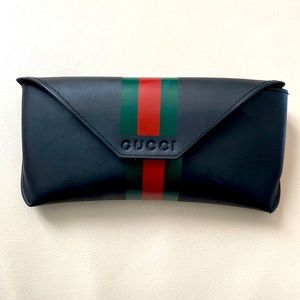 Original Gucci eyewear hard and soft case.(Unisex)
